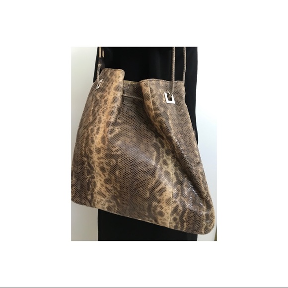 ‼️SALE Gucci Snakeskin Purse with Chain Strap w/ Dust Bag Like New! - Picture 2 of 11